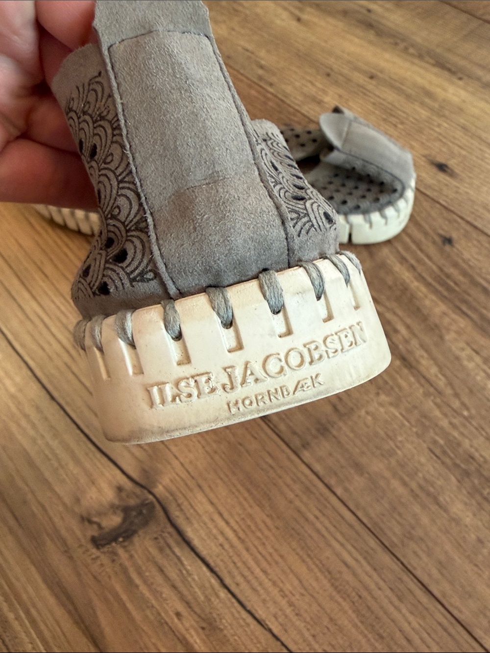 ILSE JACOBSEN Tulip 139 Perforated Slip On Sneaker EU 39 Gray Comfort Flat - Picture 9 of 10